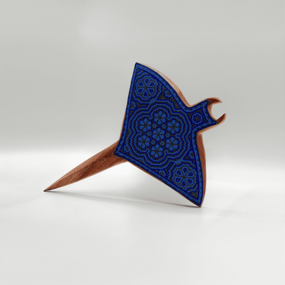 Mantarraya de Madera con Arte Huichol