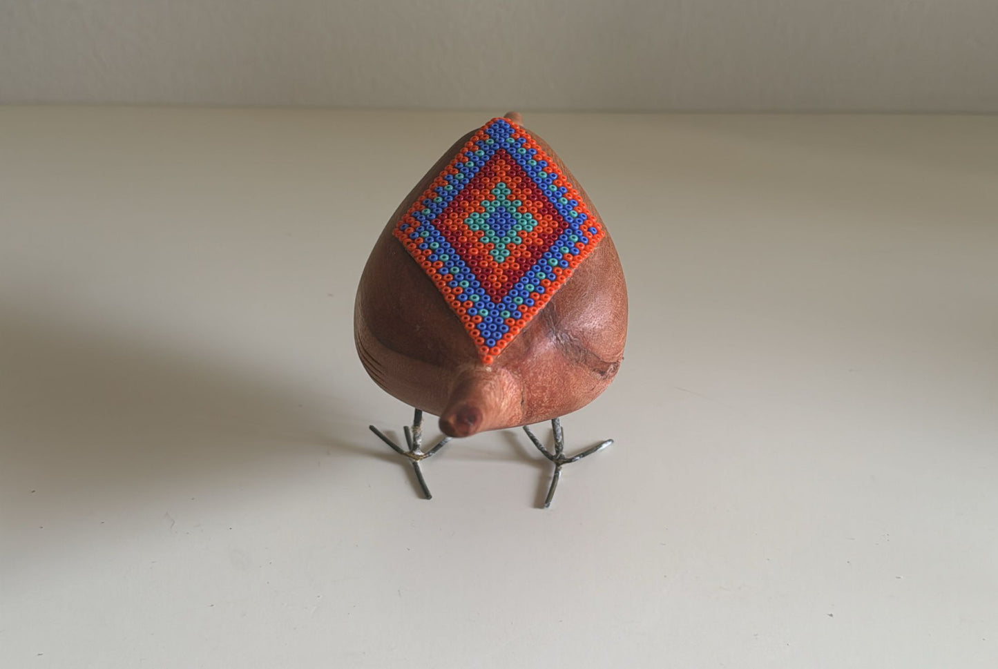 Pájaro de Madera con Arte Huichol