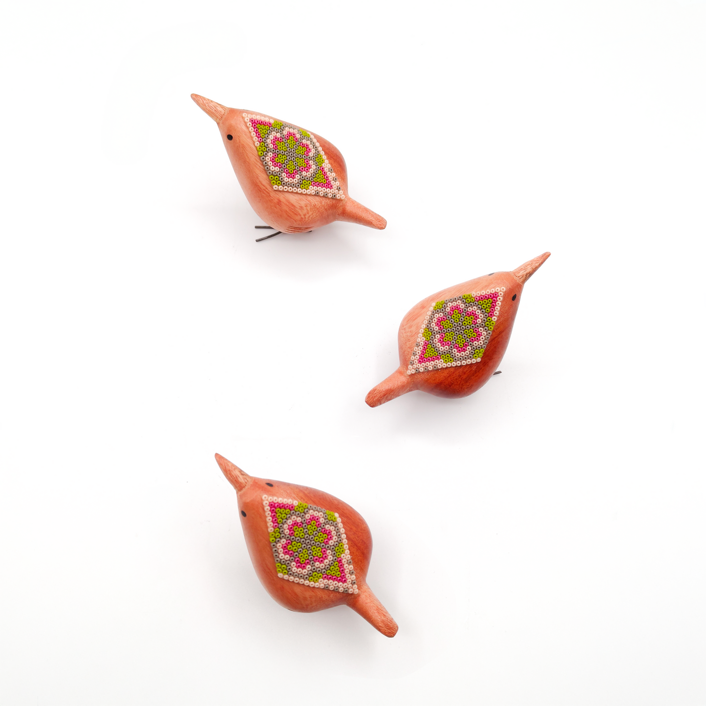 Pájaro Mini de Madera con Arte Huichol