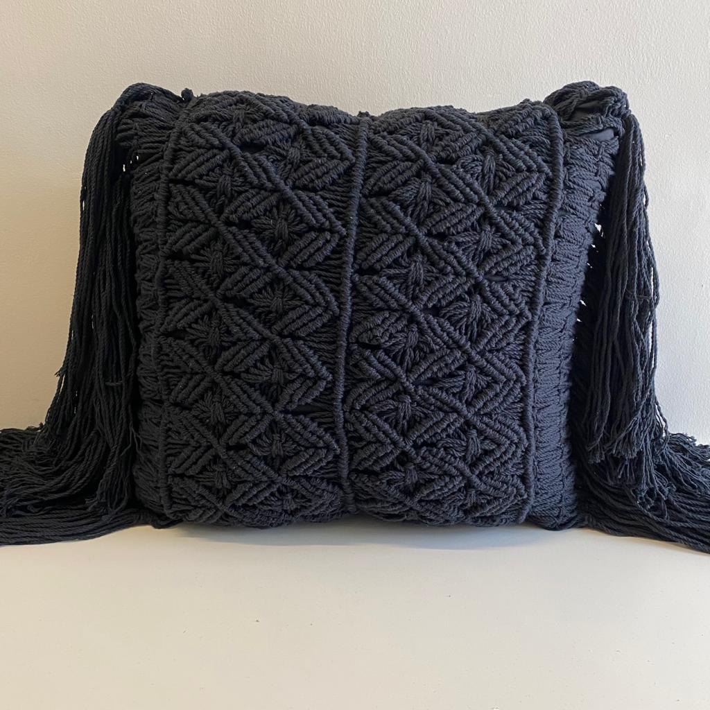 Cojín de Macramé Negro