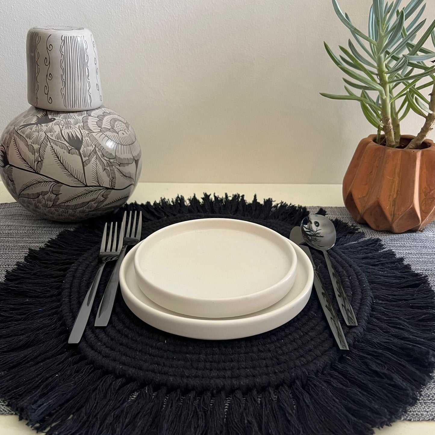Bajo Plato de Macramé color Negro