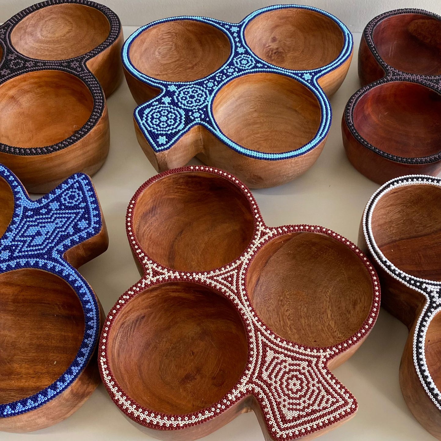 Trébol de Guamúchil con Arte Huichol