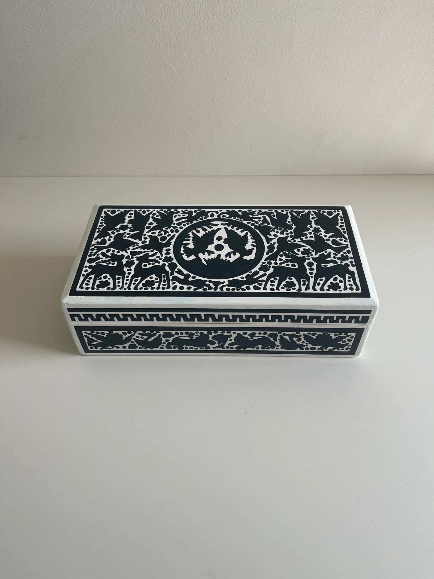 Caja de Madera Linaloe Negro/Blanco
