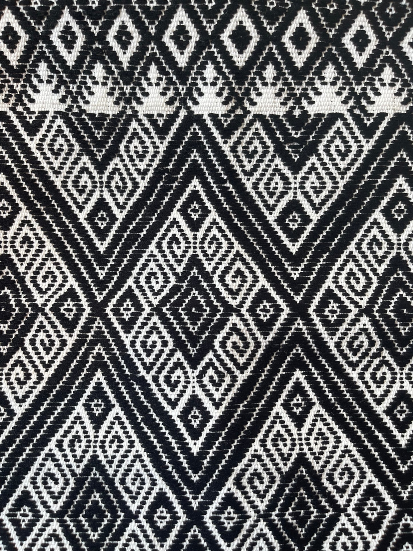 Funda de Cojín Decorativo Negro con Blanco