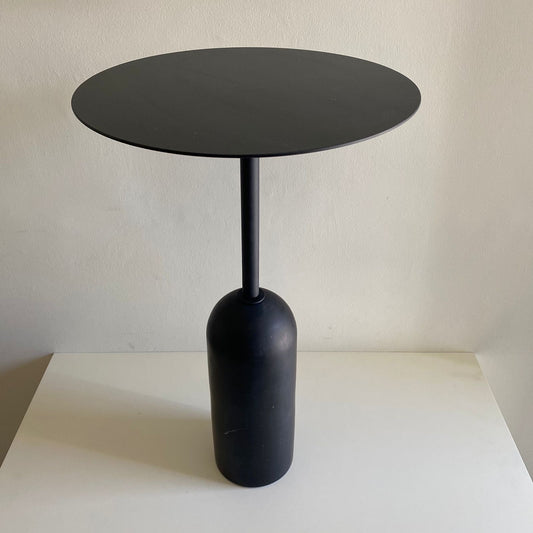 Mesa Lateral con Base de Mármol Negro Monterrey