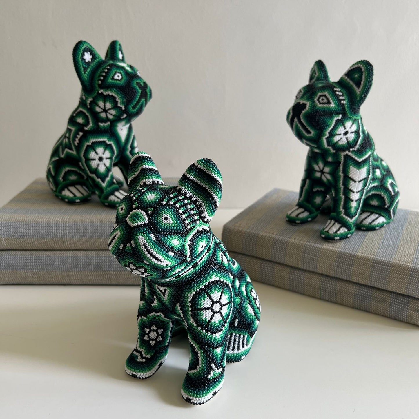 Perro de Arte Huichol